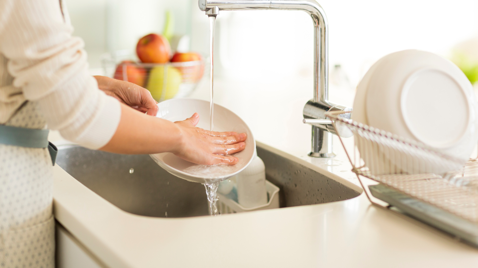 Can You Use Laundry Detergent To Wash Dishes?